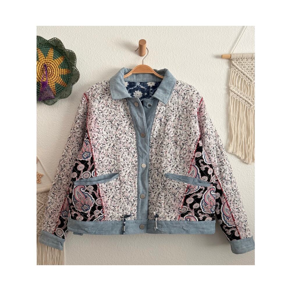 Blank NYC Patchwork Reversible Quilted Floral Jac… - image 2